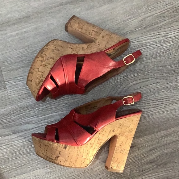 Steve Madden Red Cork Platfrom - Picture 7 of 8
